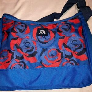 Igloo Lunch Bag Tote Blue & Red Roses